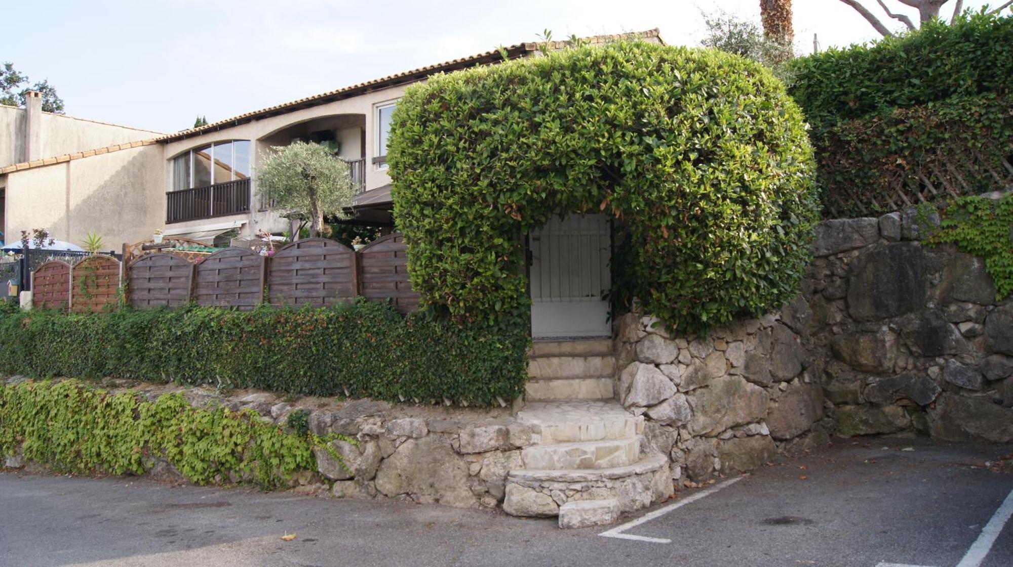 Charmant 2P Au Calme, Jardin, Piscine, Vue Panoramique Et Stationnement Villeneuve-Loubet Extérieur photo